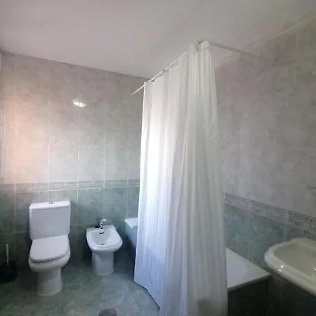 Atico 3 Hab En Centro De Cangas شقة