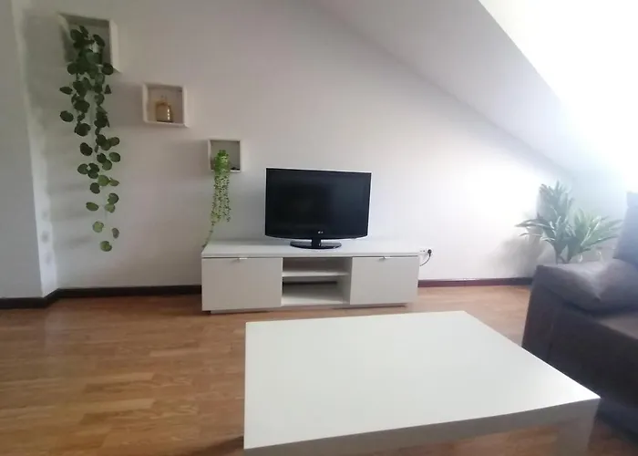 Atico 3 Hab En Centro De Cangas