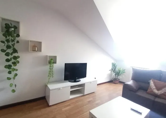 ático 3 Hab En Centro De Cangas